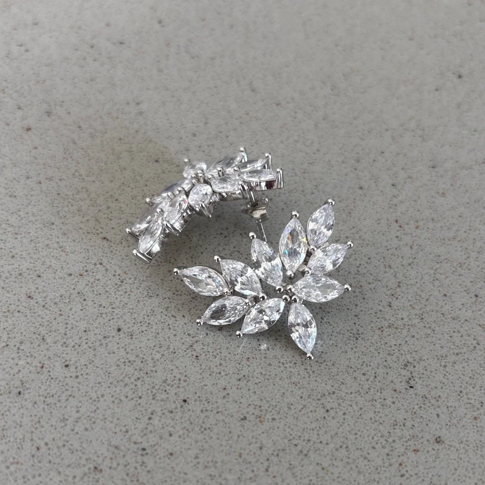 Sterling Silver Elegant Sparkling CZ Floral Earrings Wedding/Special Occasion - Picture 4 of 5